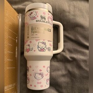 Stanley × Hello Kitty The FlowState Quencher H2.0 40oz (1.18L) tumbler | NEW